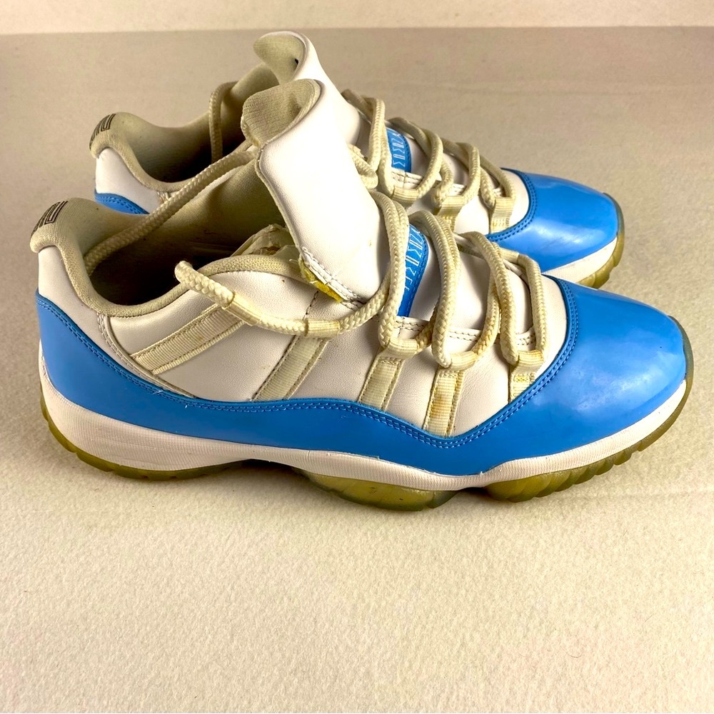 Nike Air Jordan 1 Retro Men Size 9.5 Blue and White Low Top Sneakers - Picture 12 of 15